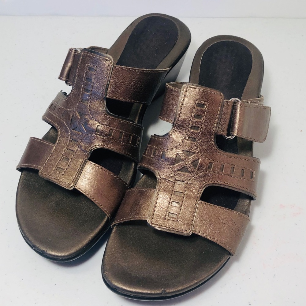 Clarks Sandals 9.5